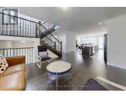 18 Bennington Road, Newmarket, ON L3X0M8 Photo 12