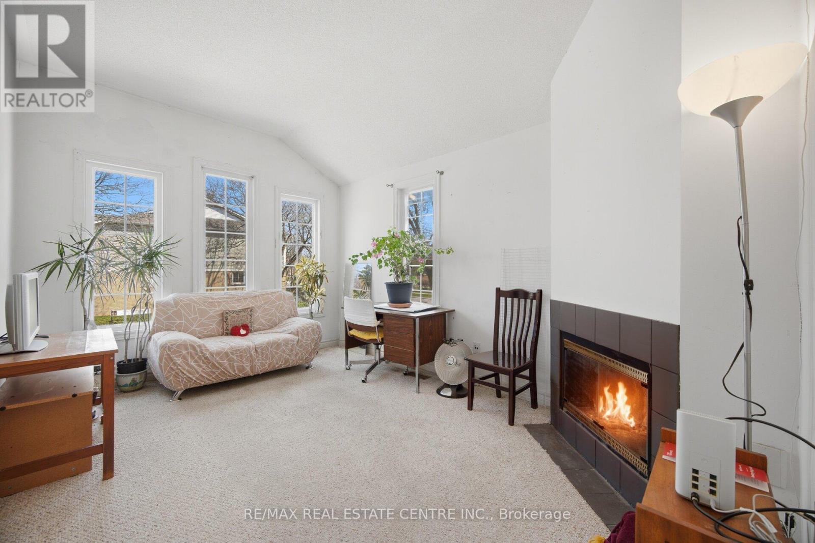#2 3 HARTNELL SQUARE - 17