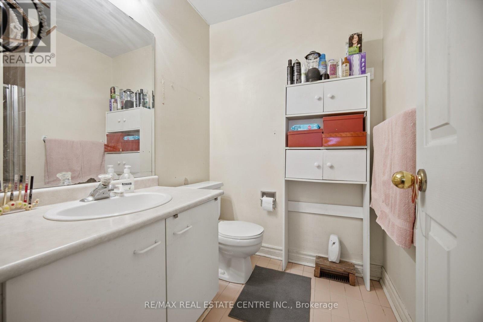 #2 3 HARTNELL SQUARE - 24