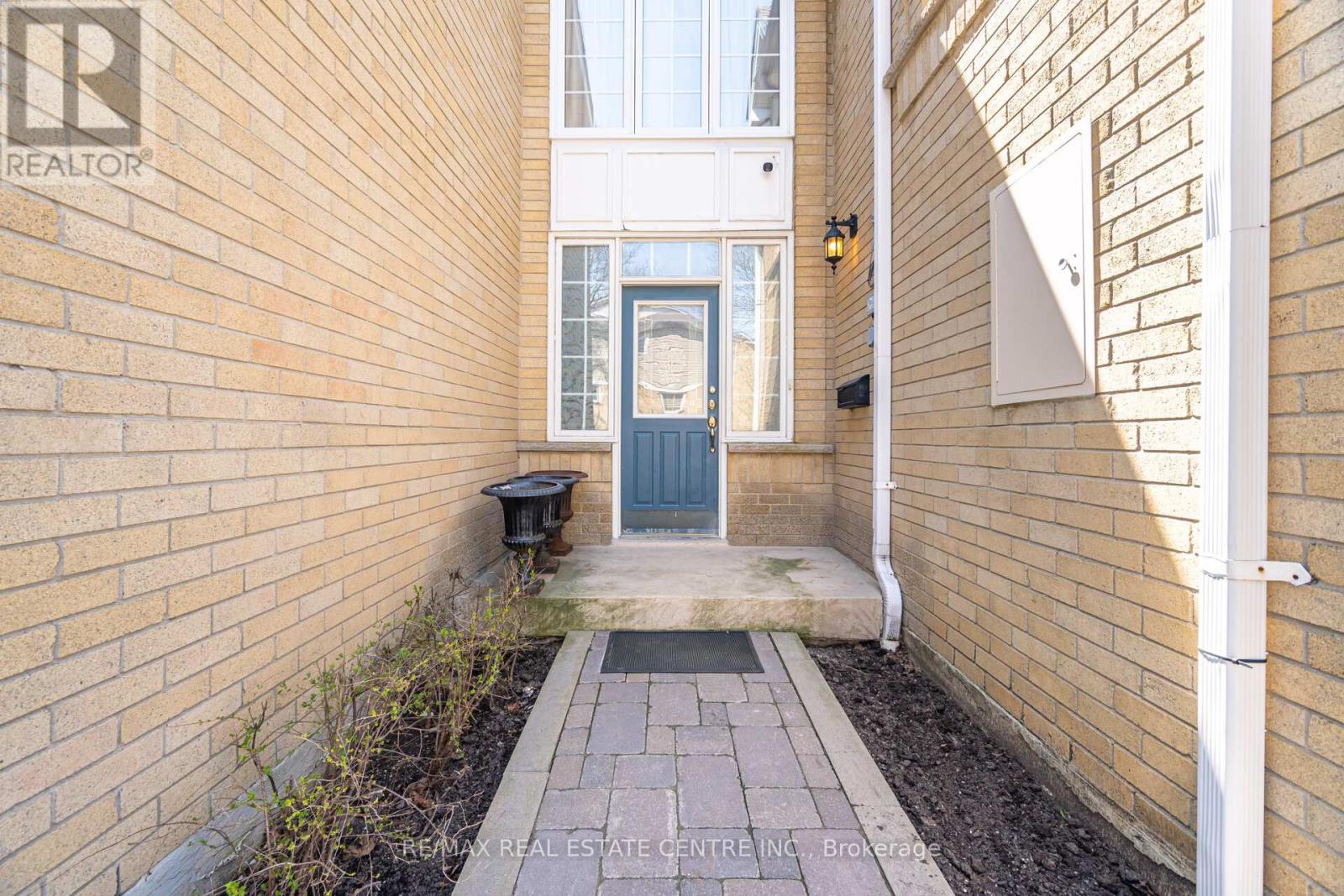 #2 3 HARTNELL SQUARE - 4