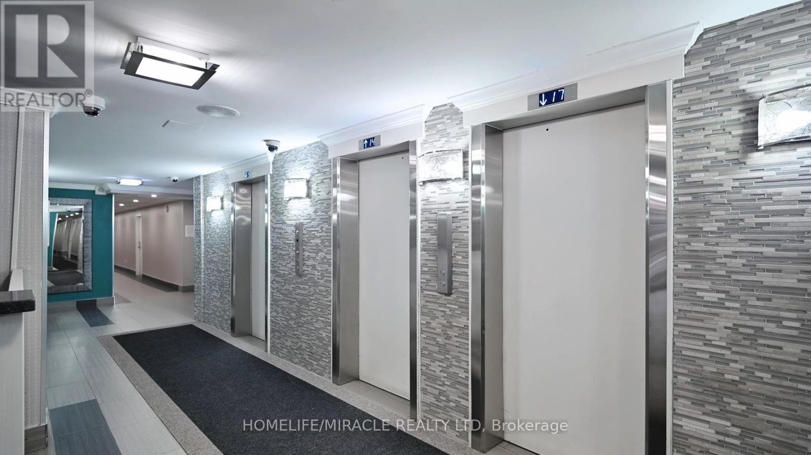 #1112 15 KENSINGTON ROAD - 30