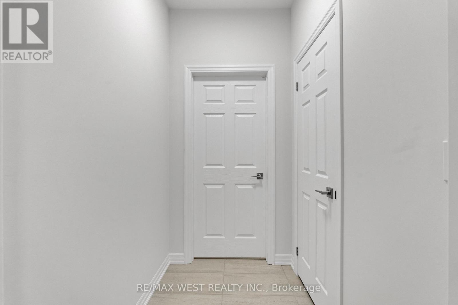 24 HANTON CRESCENT - 17