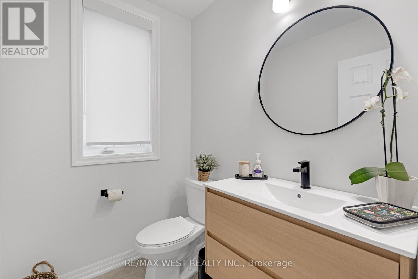 24 HANTON CRESCENT - Image 19