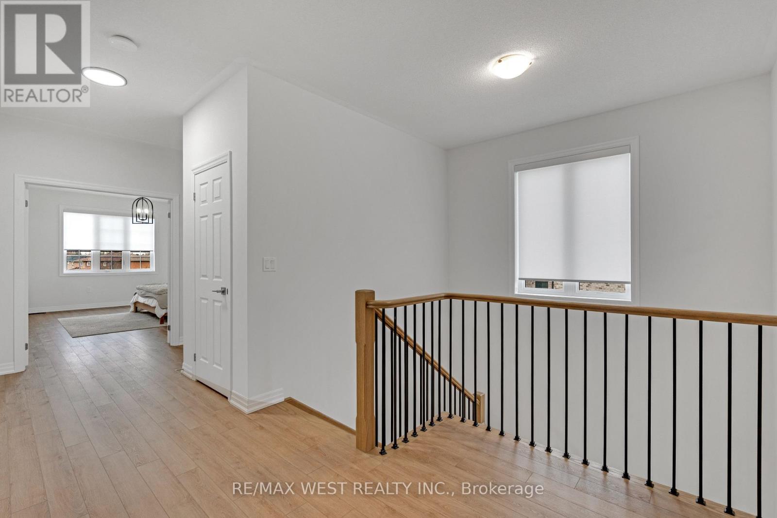 24 HANTON CRESCENT - 21