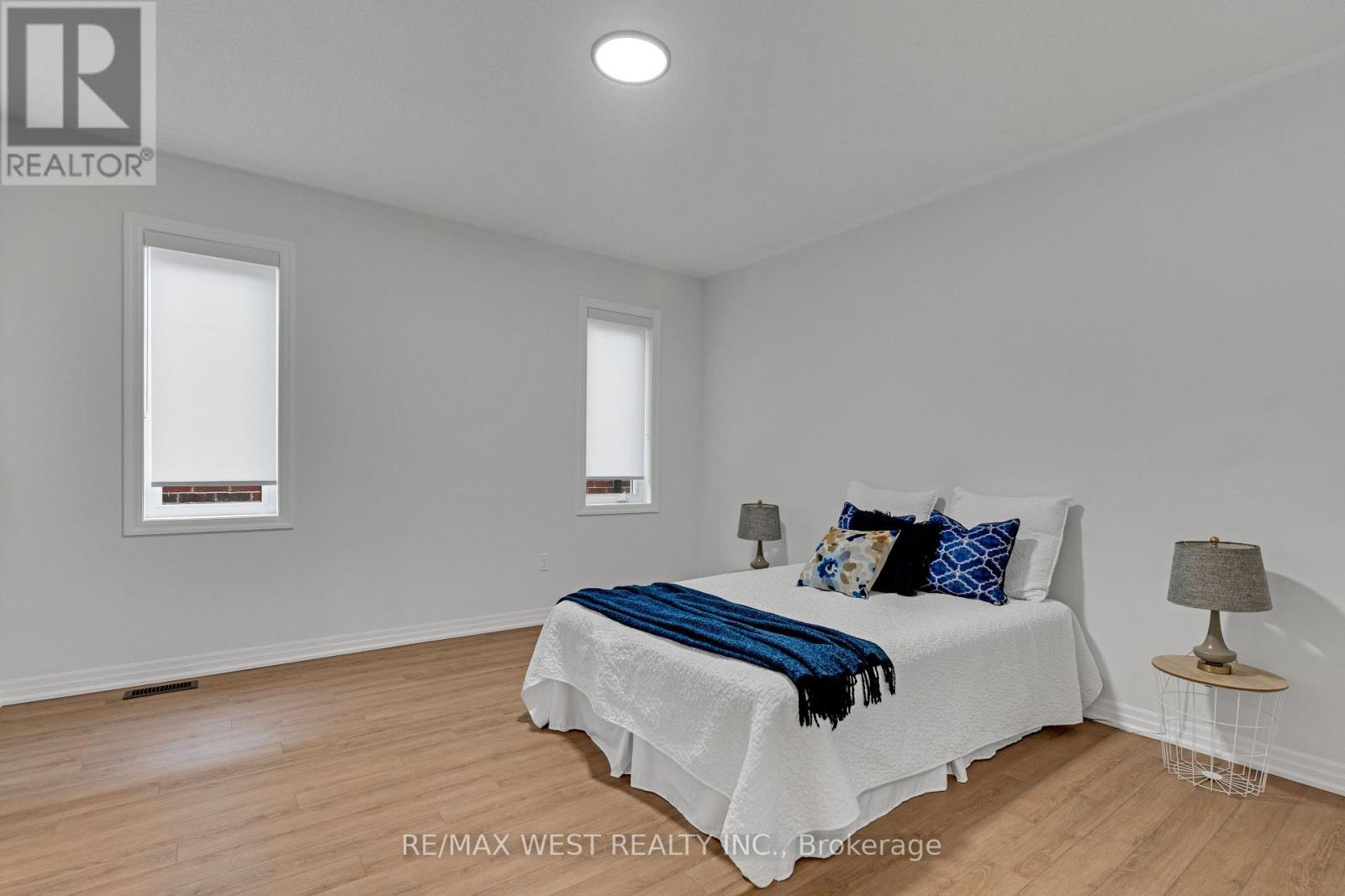 24 HANTON CRESCENT - 28