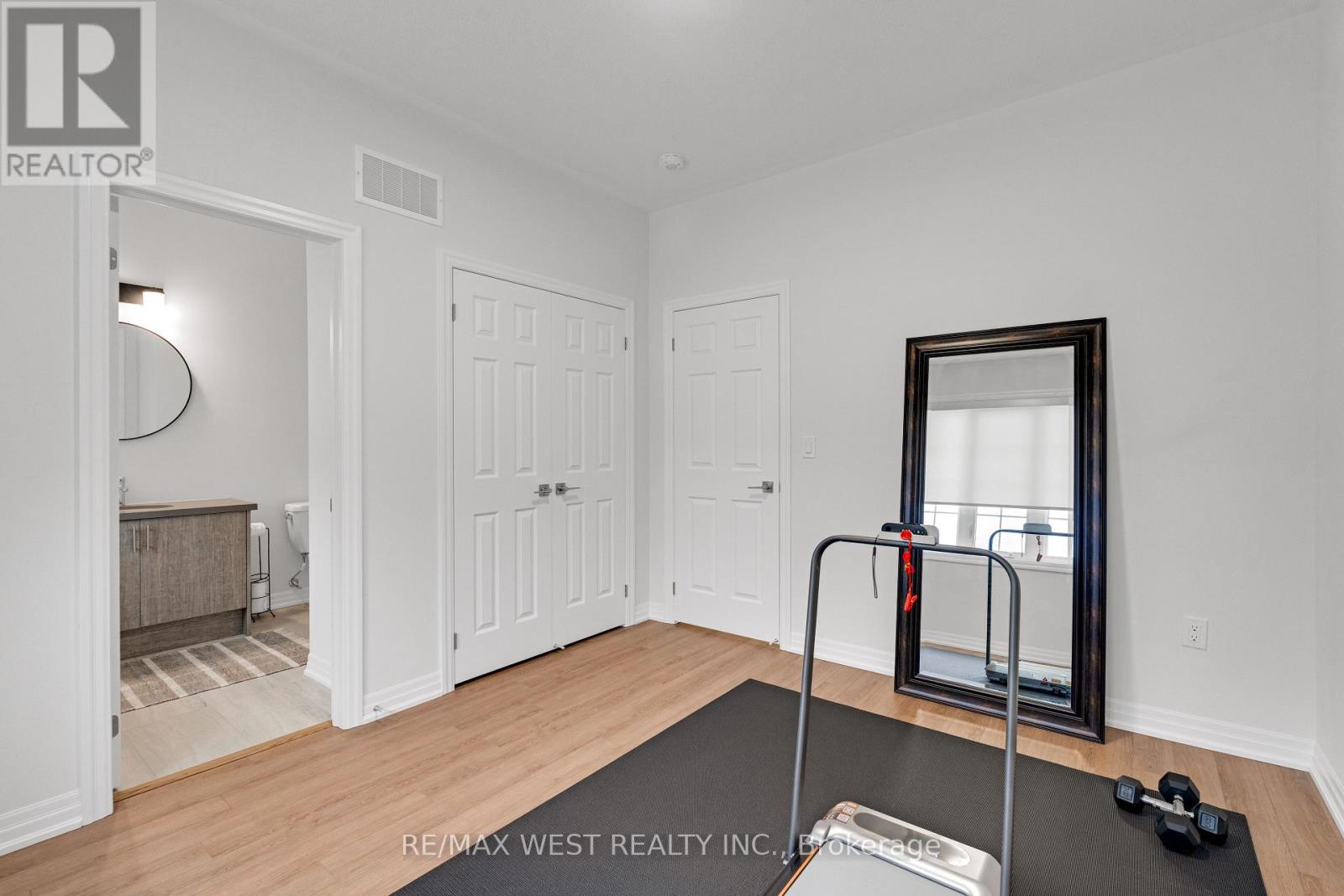 24 HANTON CRESCENT - Image 35