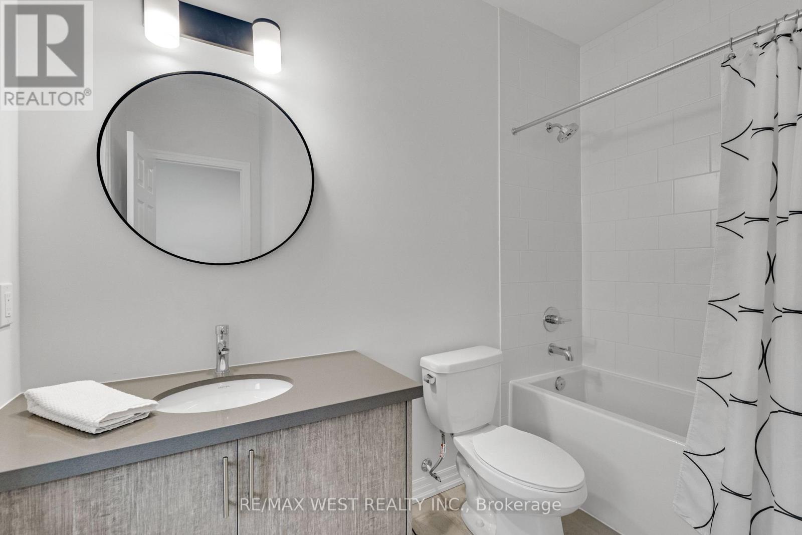 24 HANTON CRESCENT - Image 36