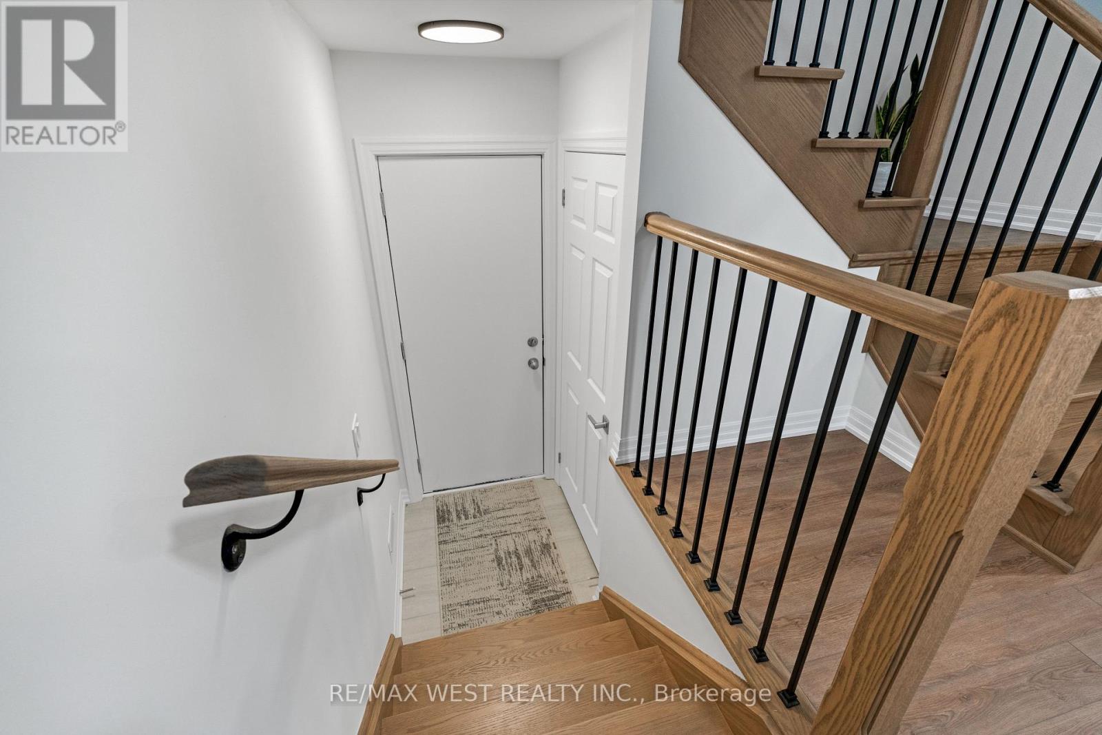 24 HANTON CRESCENT - Image 37
