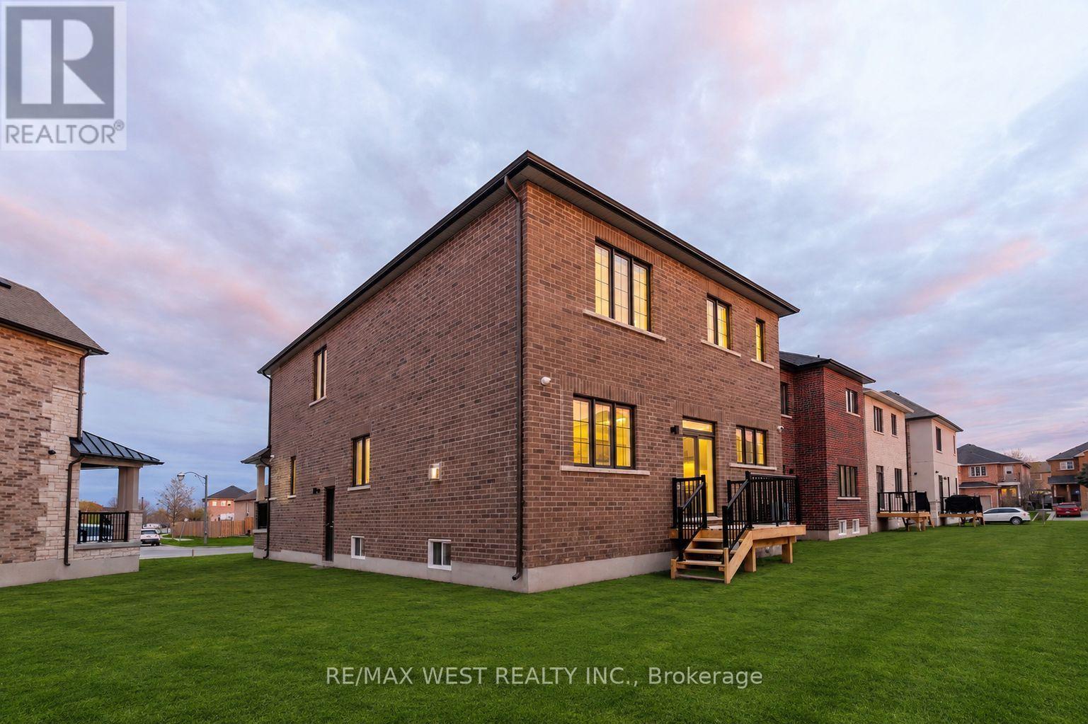 24 HANTON CRESCENT - 41