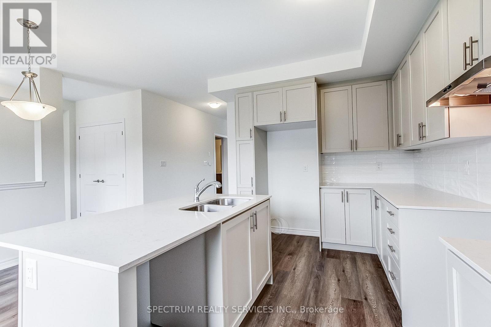 29 STRICKLAND AVENUE - 22