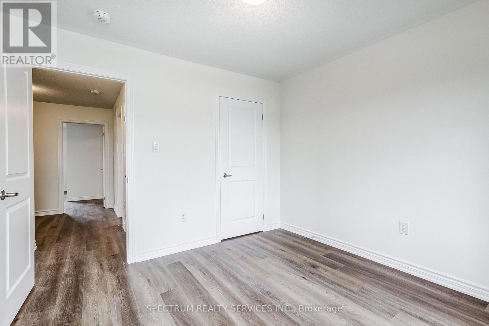 29 STRICKLAND AVENUE - 33