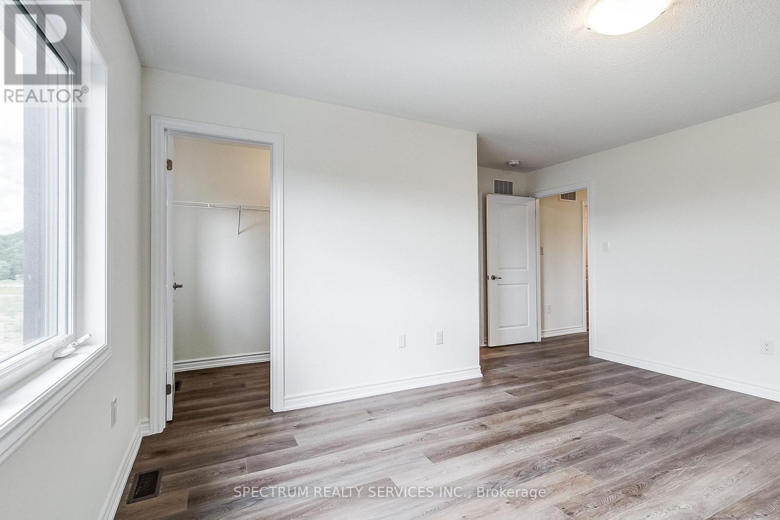 29 STRICKLAND AVENUE - 36