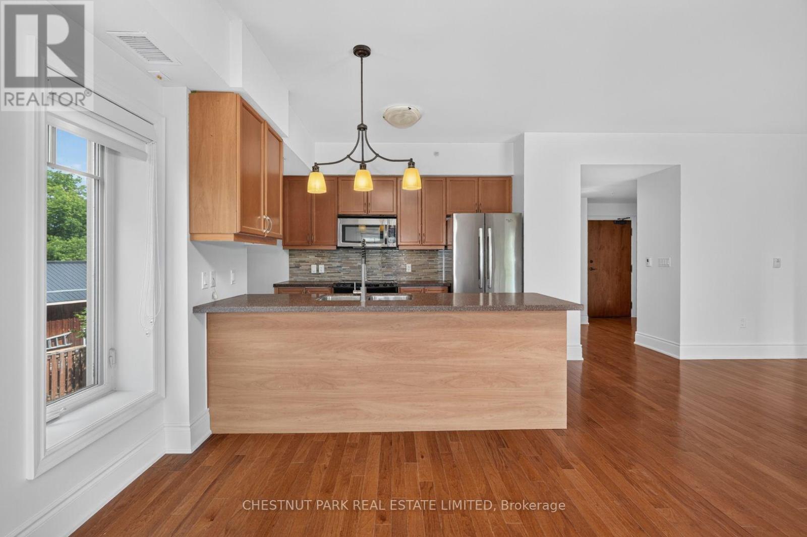#201 1 PARK STREET - Image 23