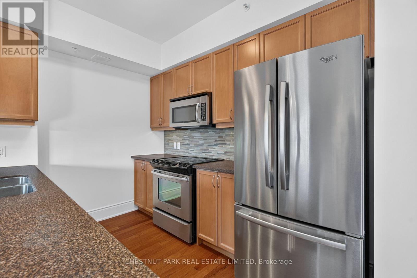#201 1 PARK STREET - Image 24