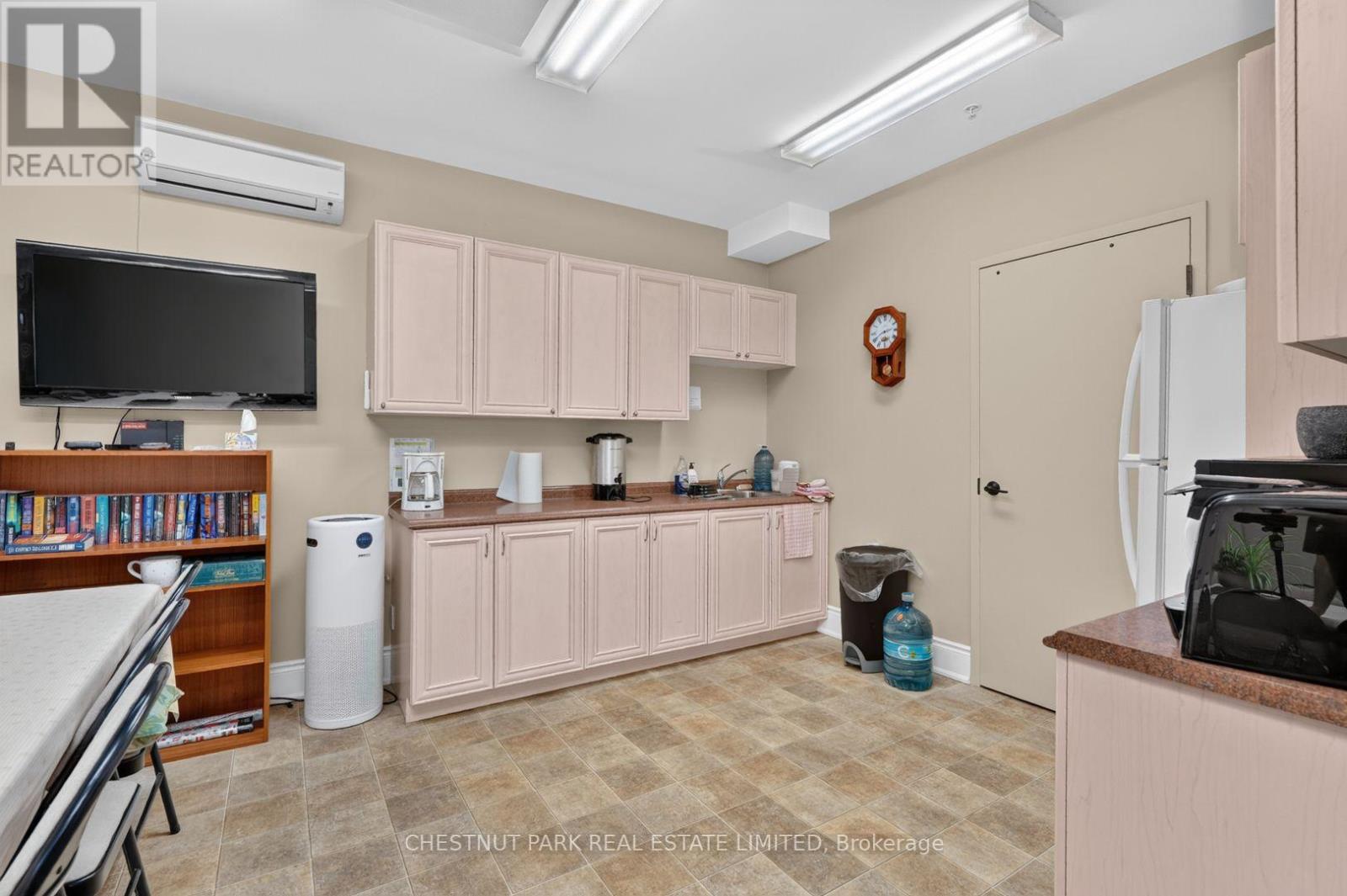 #201 1 PARK STREET - Image 38