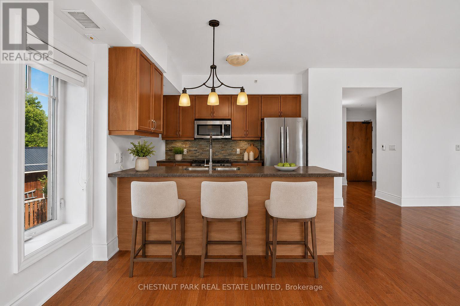 #201 1 PARK STREET - Image 5