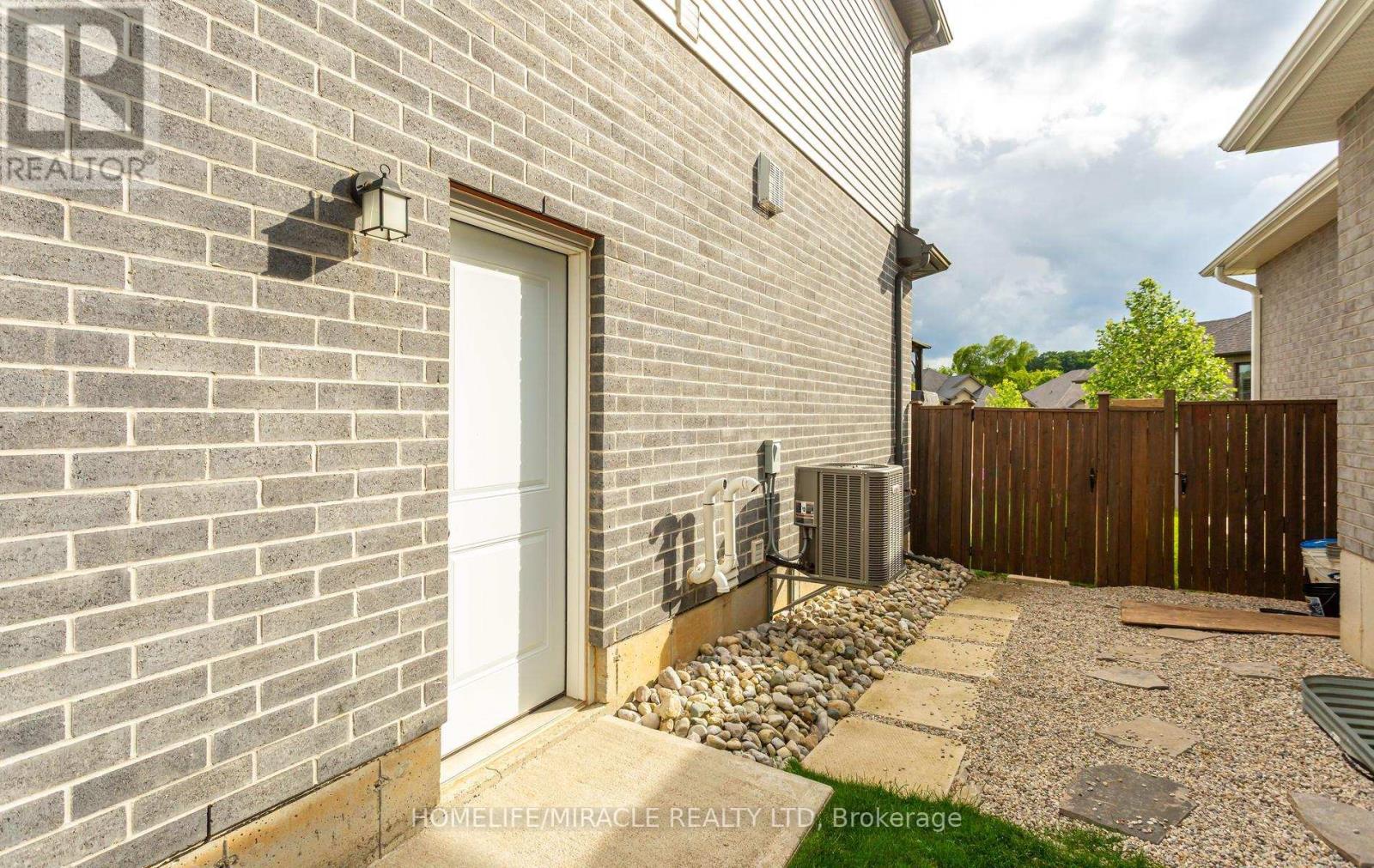 498 FAIRWAY ROAD - Image 43