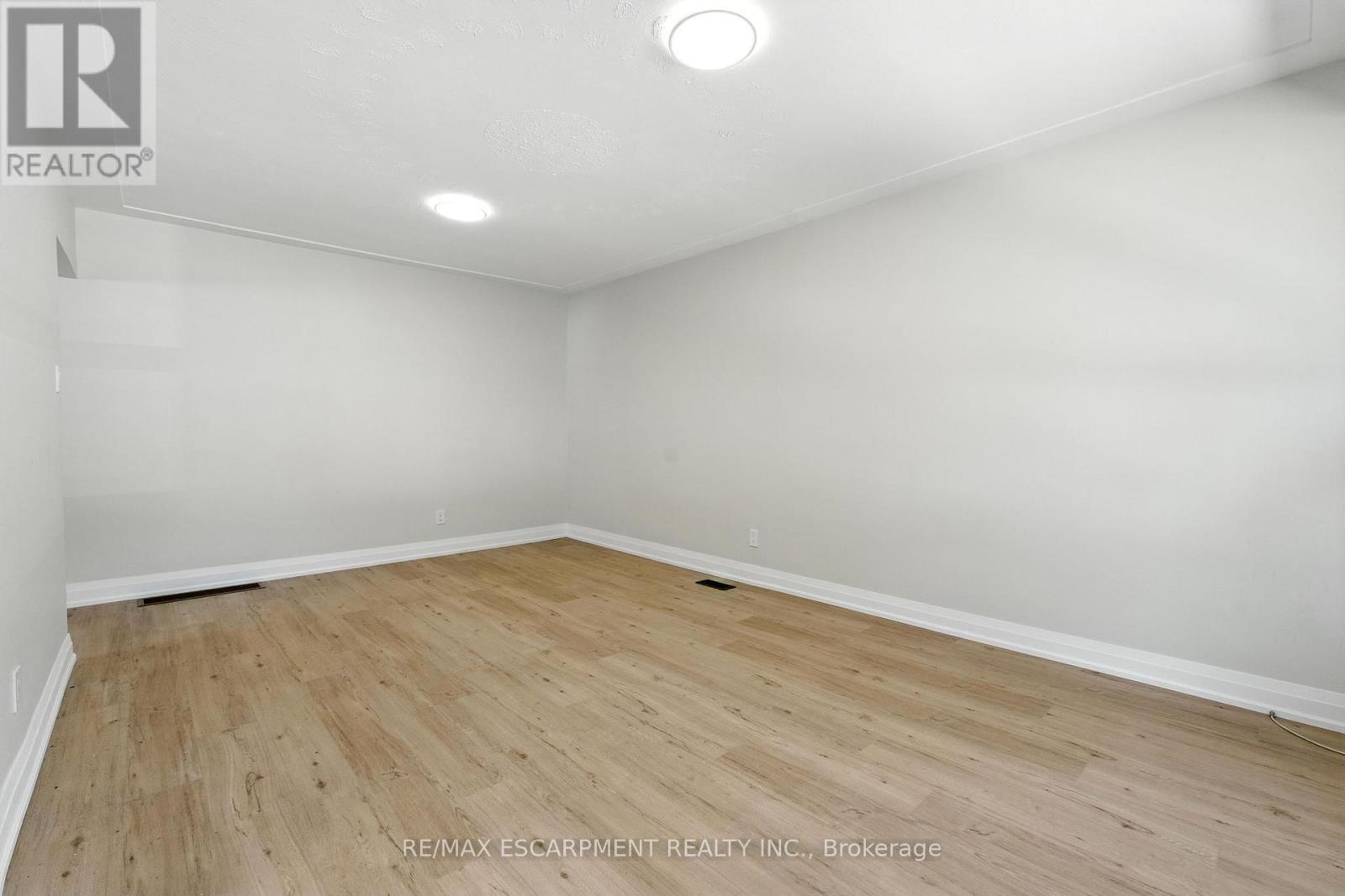 929 UPPER OTTAWA STREET - 10