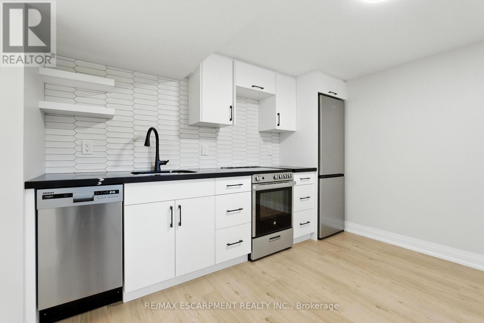 929 UPPER OTTAWA STREET - 22