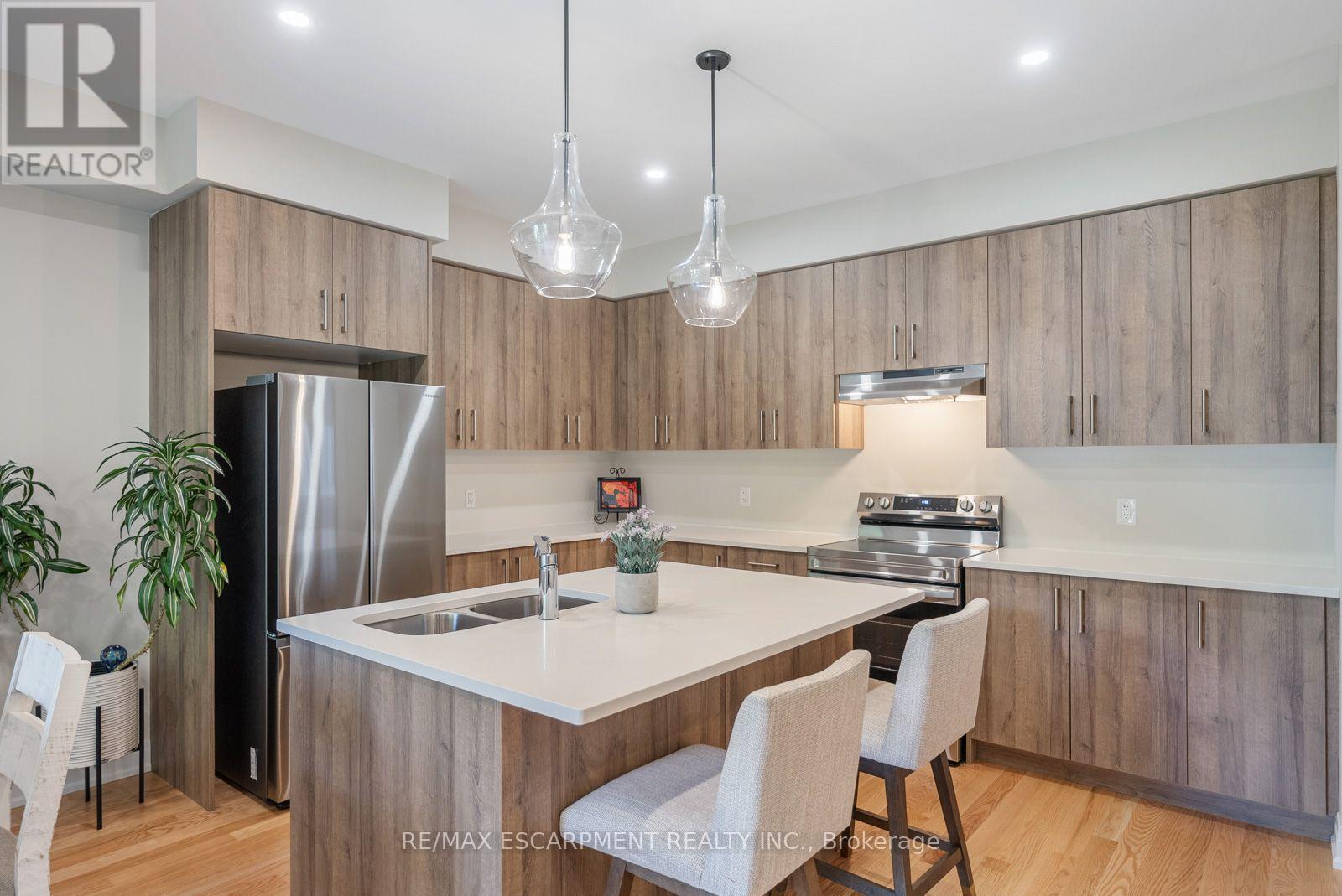 465 ADELAIDE STREET - Image 16