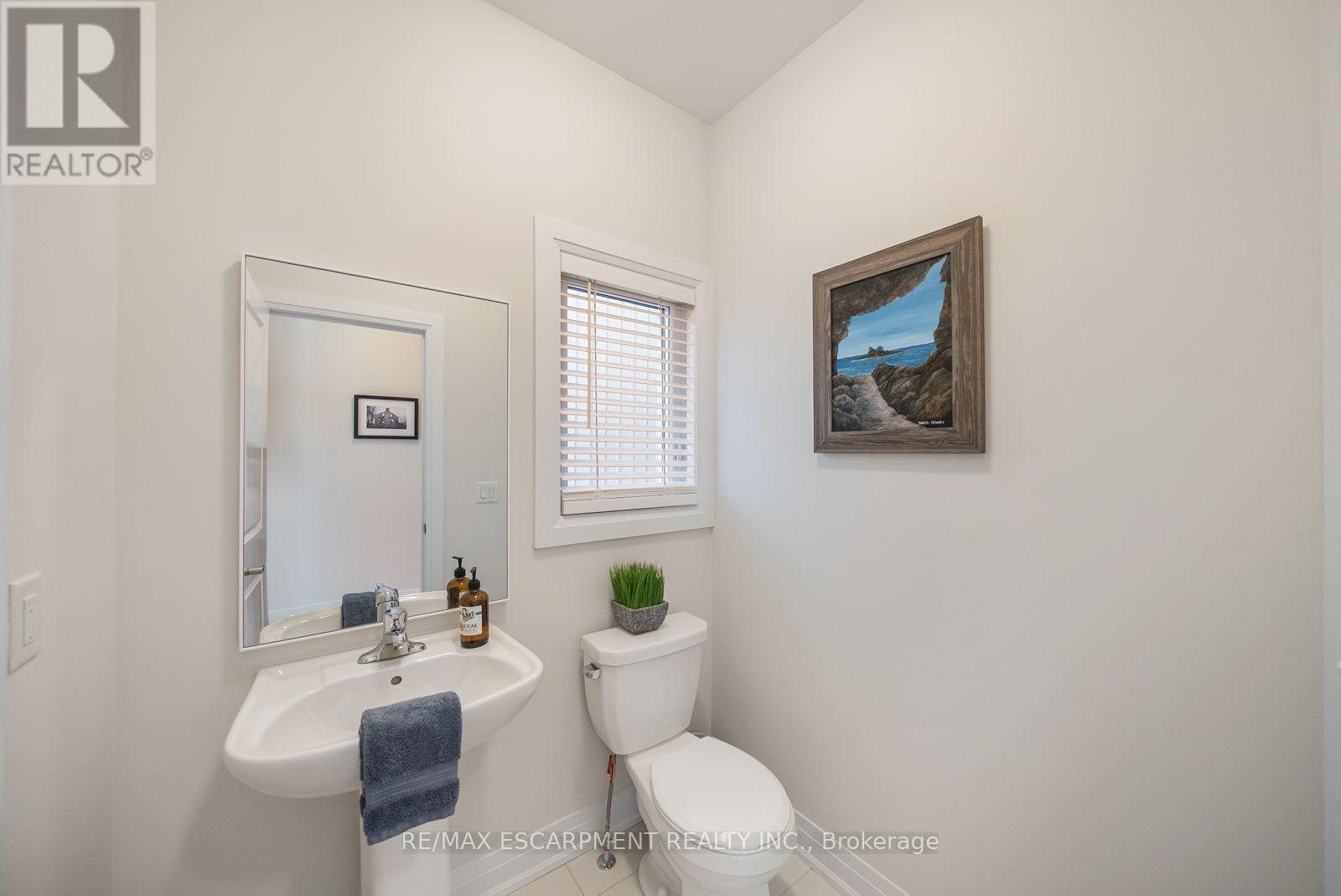 465 ADELAIDE STREET - Image 19