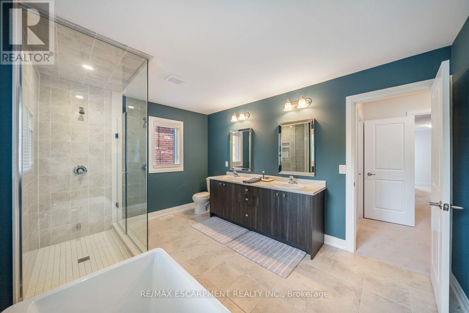 465 ADELAIDE STREET - Image 29