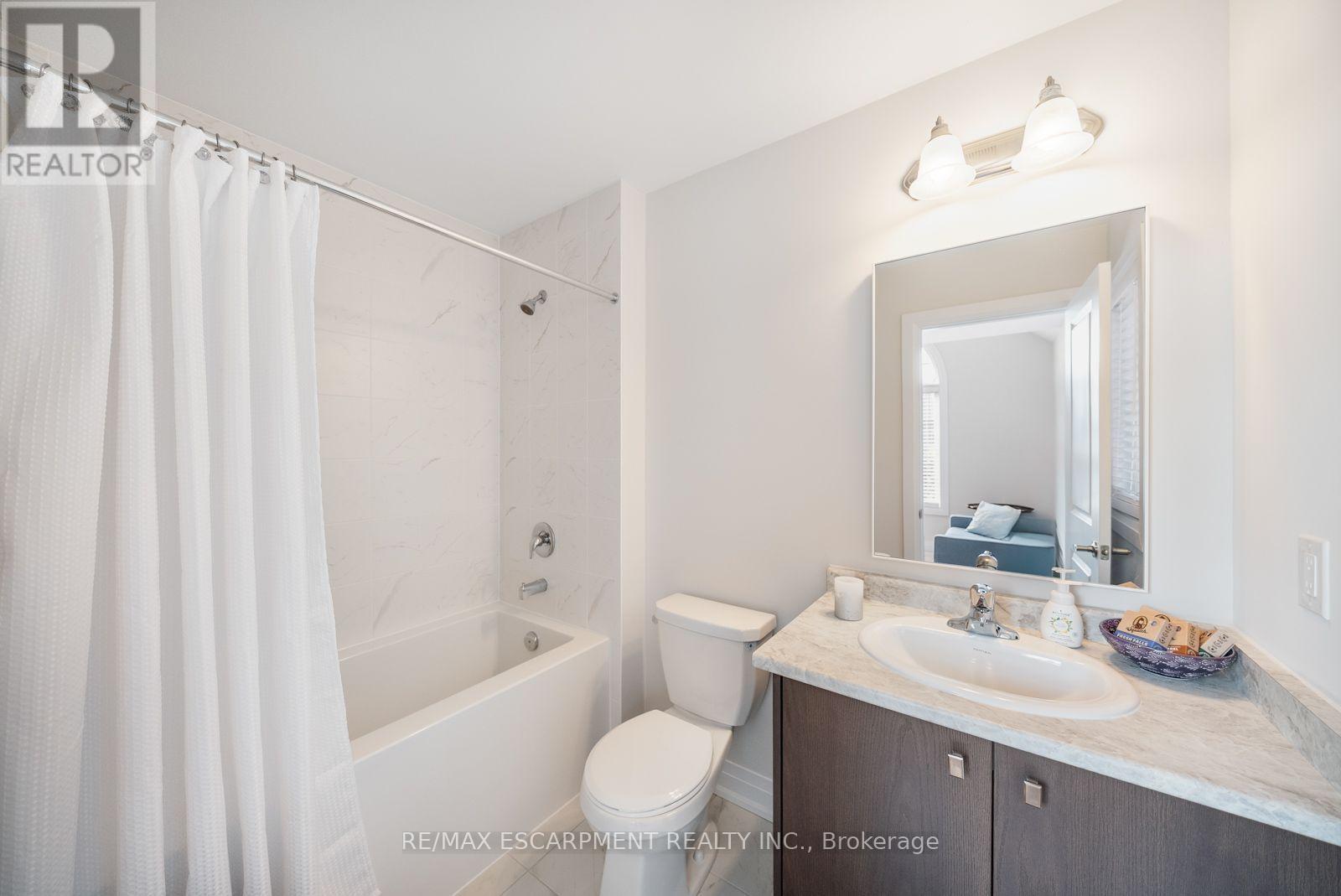 465 ADELAIDE STREET - 39