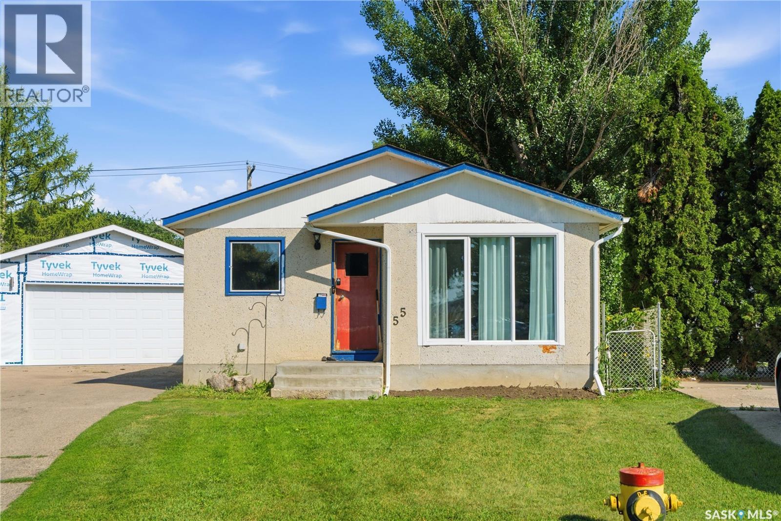 55 Trident CRESCENT - 1