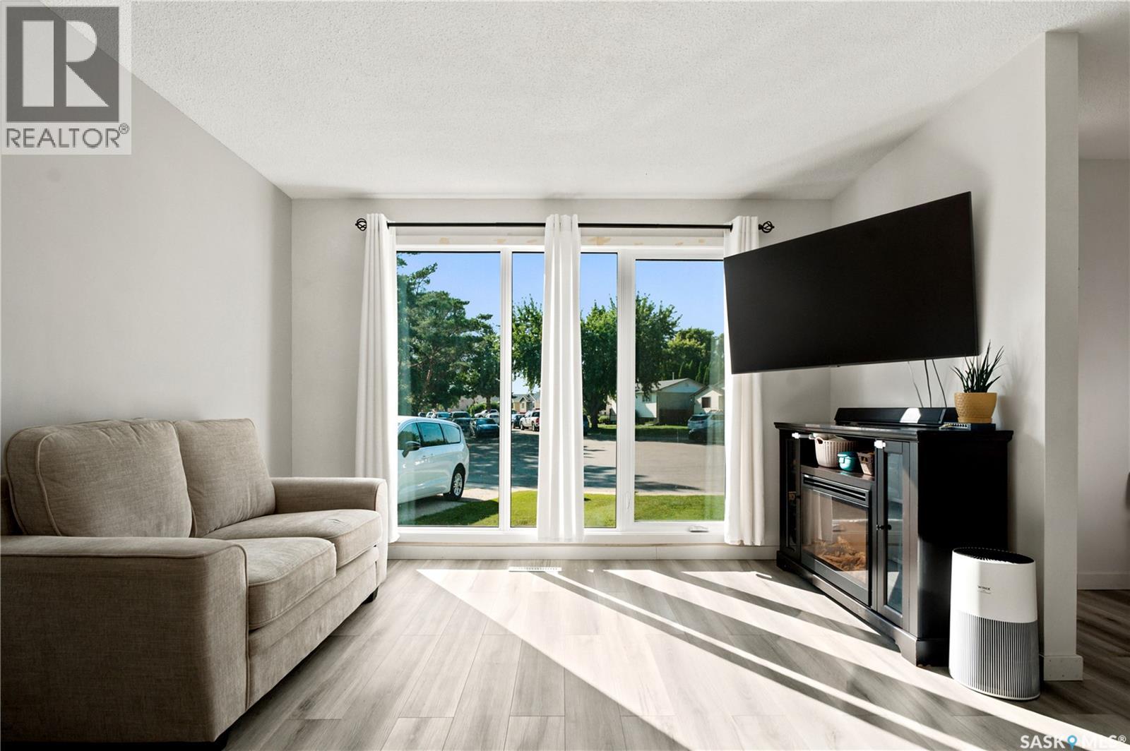 55 Trident CRESCENT - 11