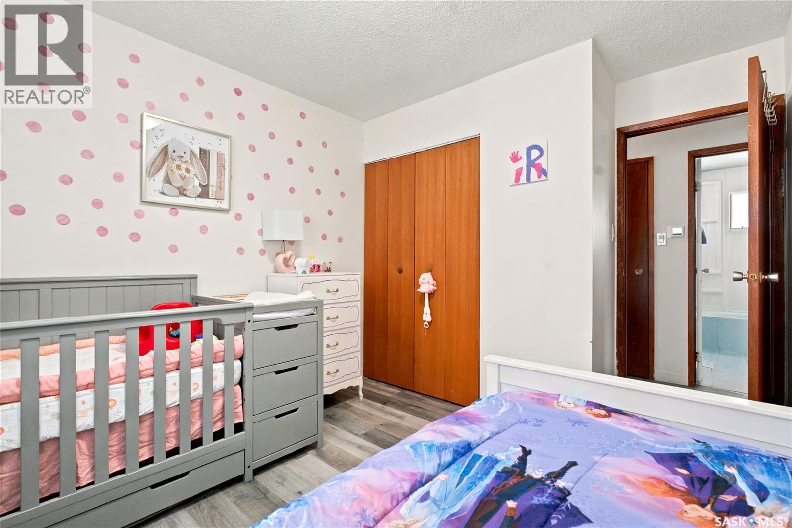 55 Trident CRESCENT - 31