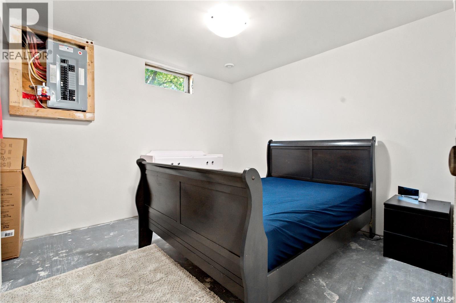 55 Trident CRESCENT - 35