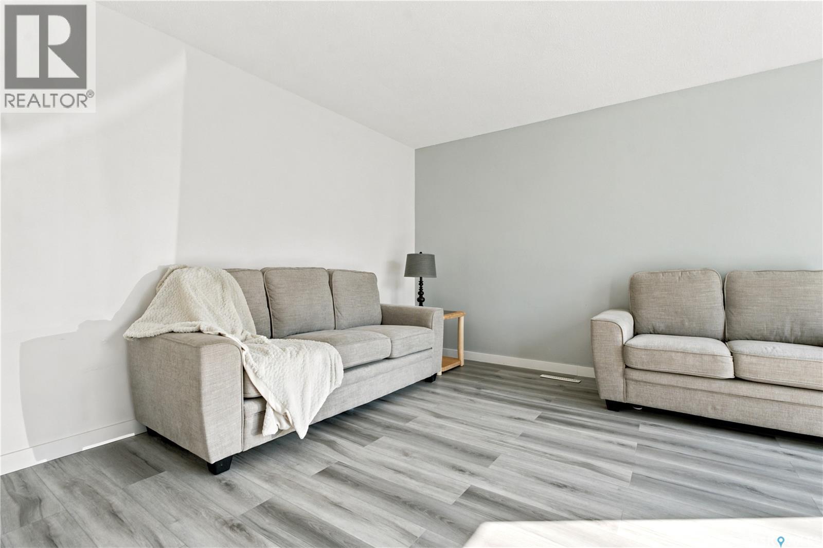 55 Trident CRESCENT - 5