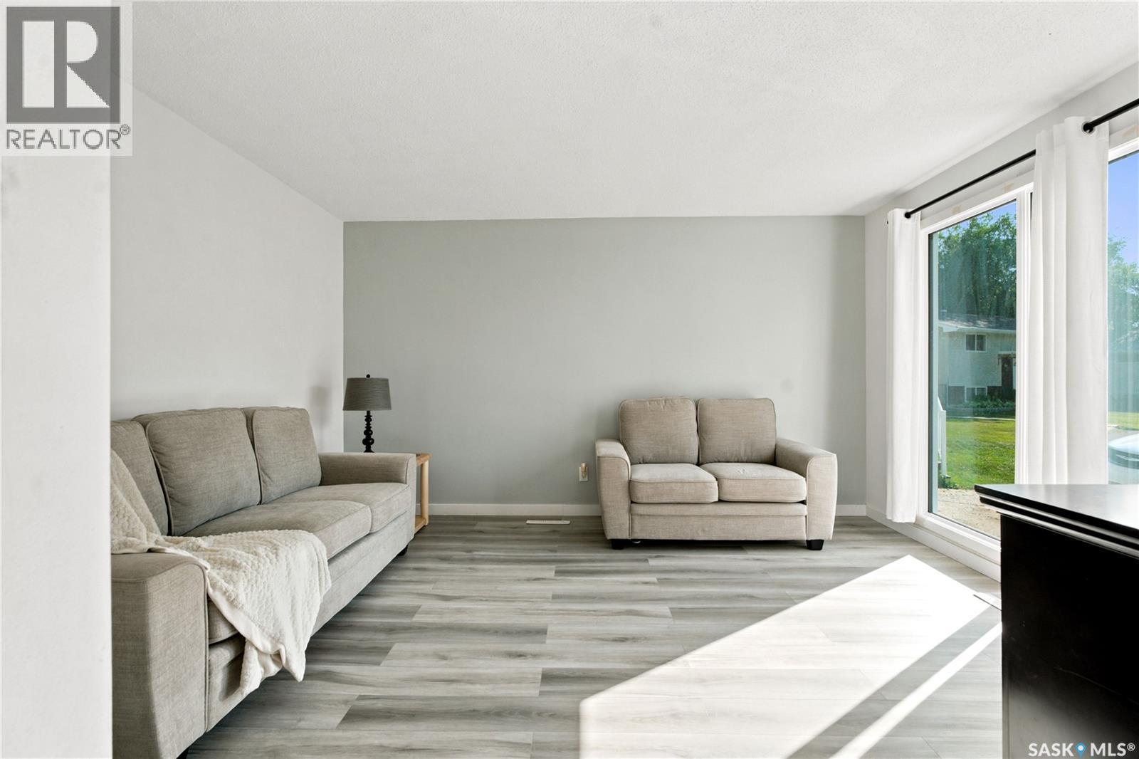 55 Trident CRESCENT - 6