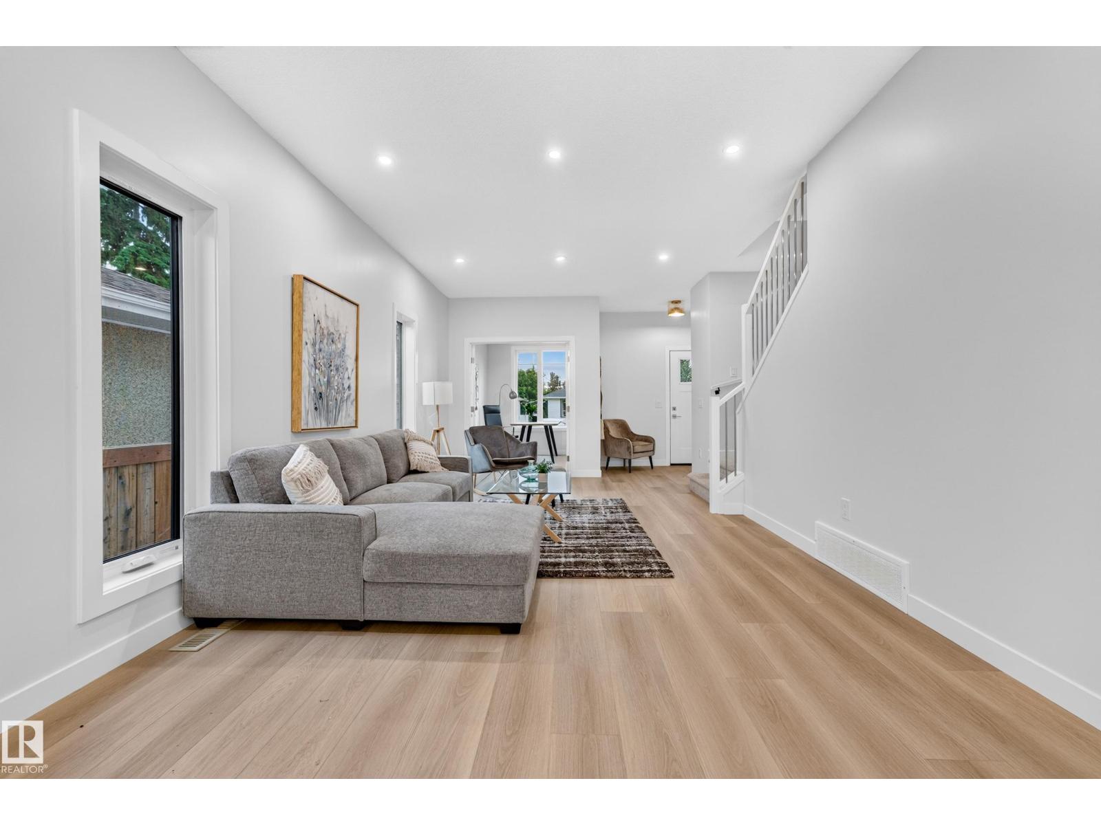 5604 105 AV NW - 11
