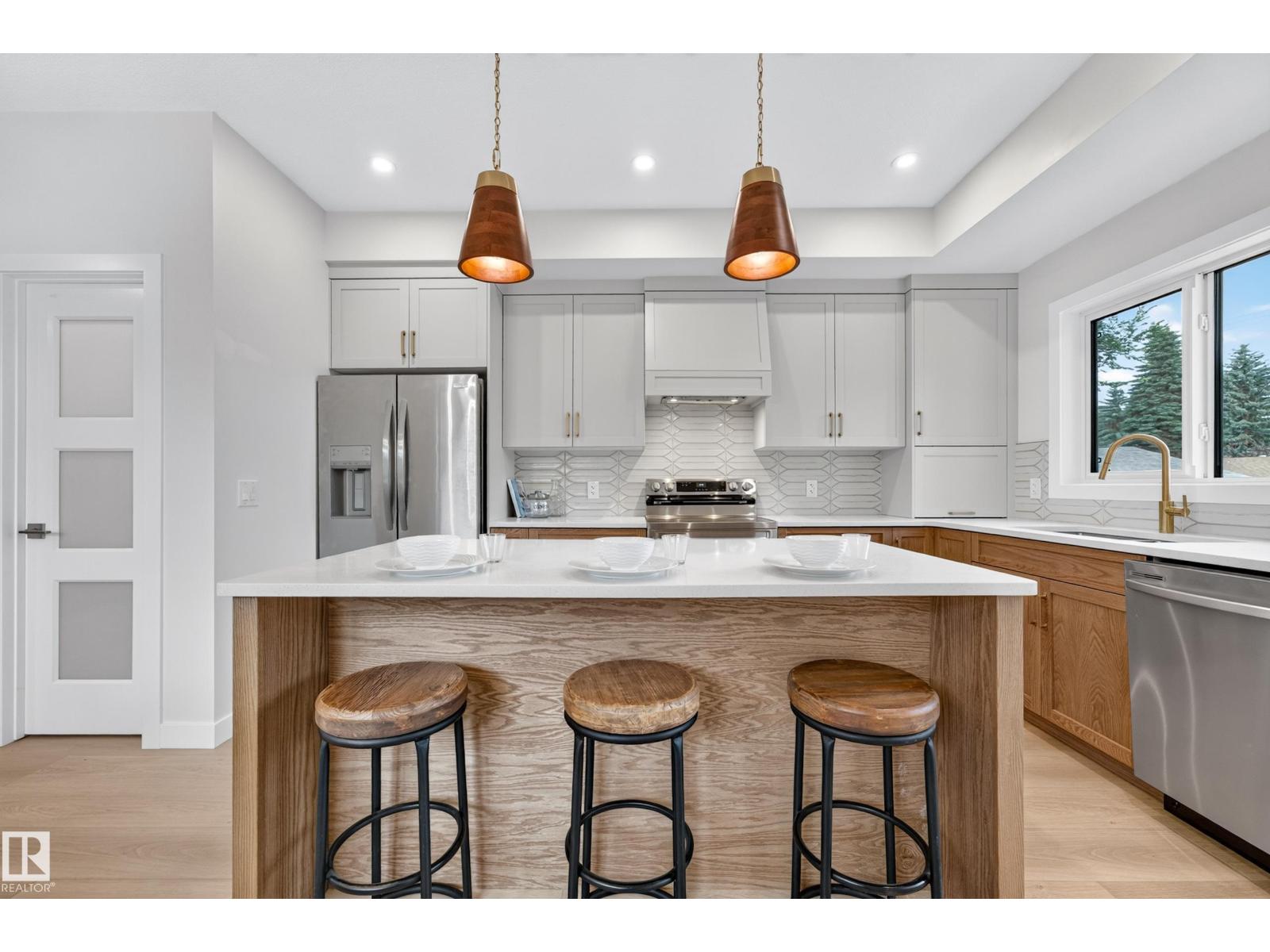 5604 105 AV NW - 21