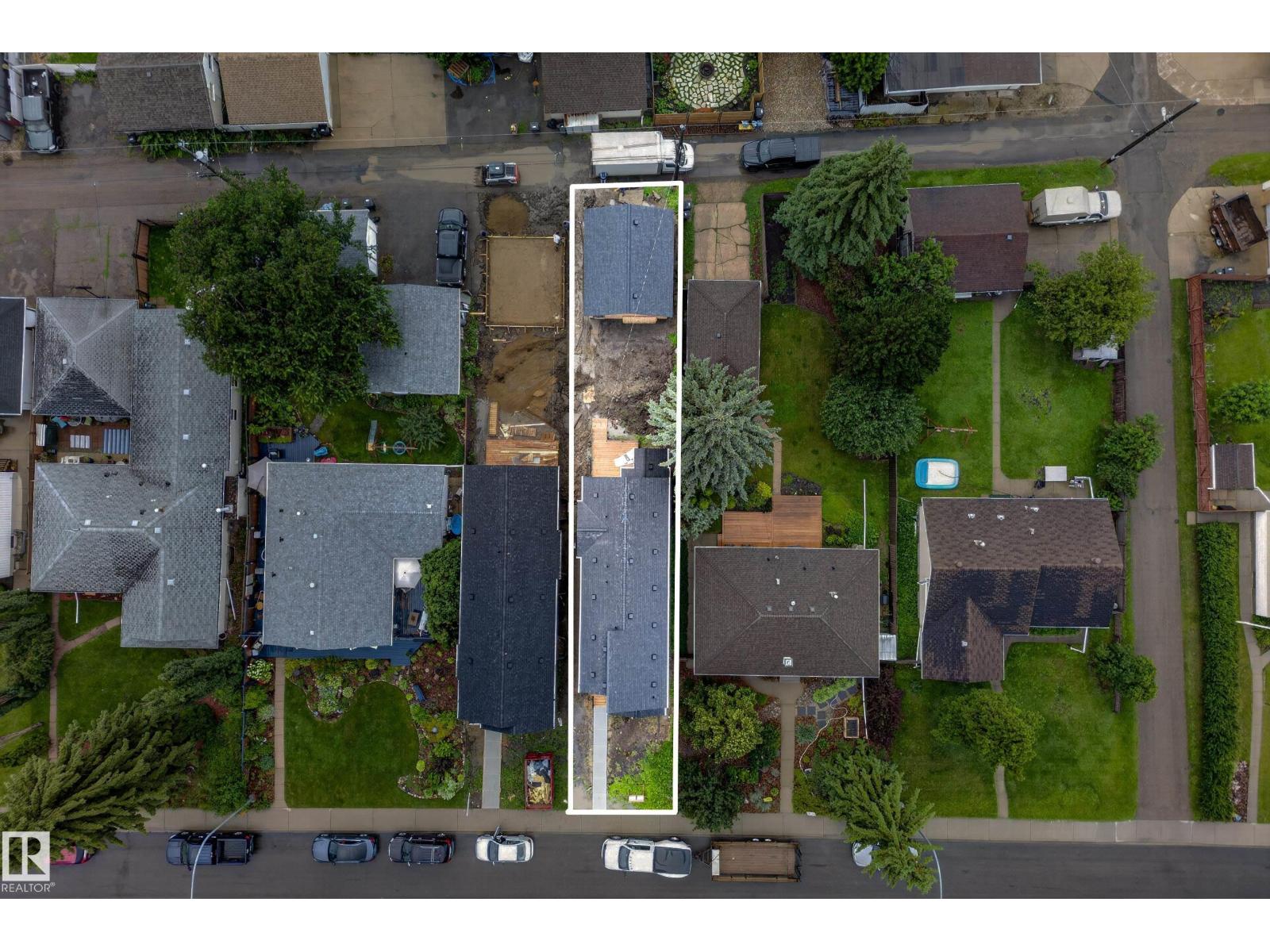 5604 105 AV NW, Fulton Place, Edmonton photo 2