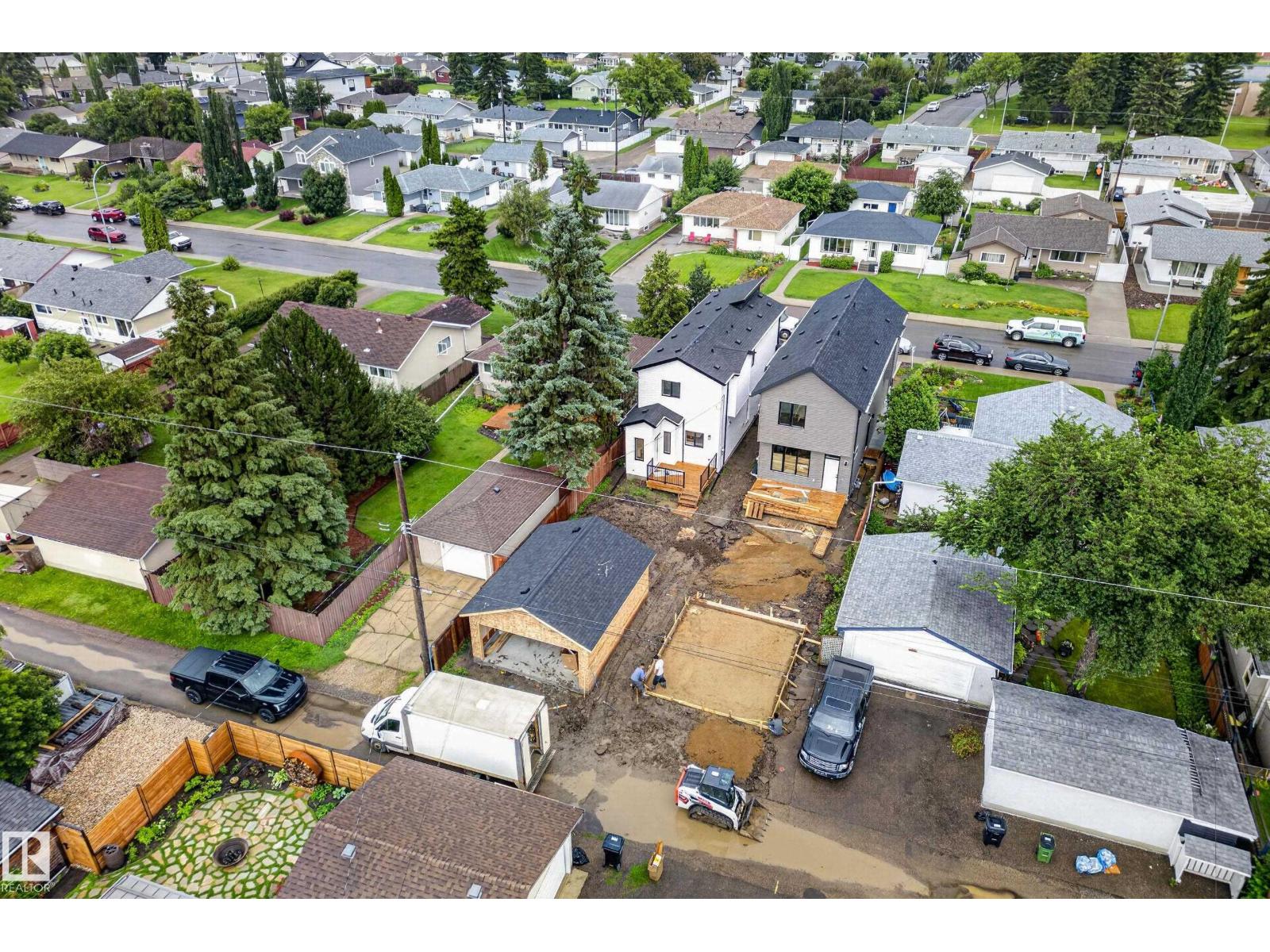 5604 105 AV NW - 47