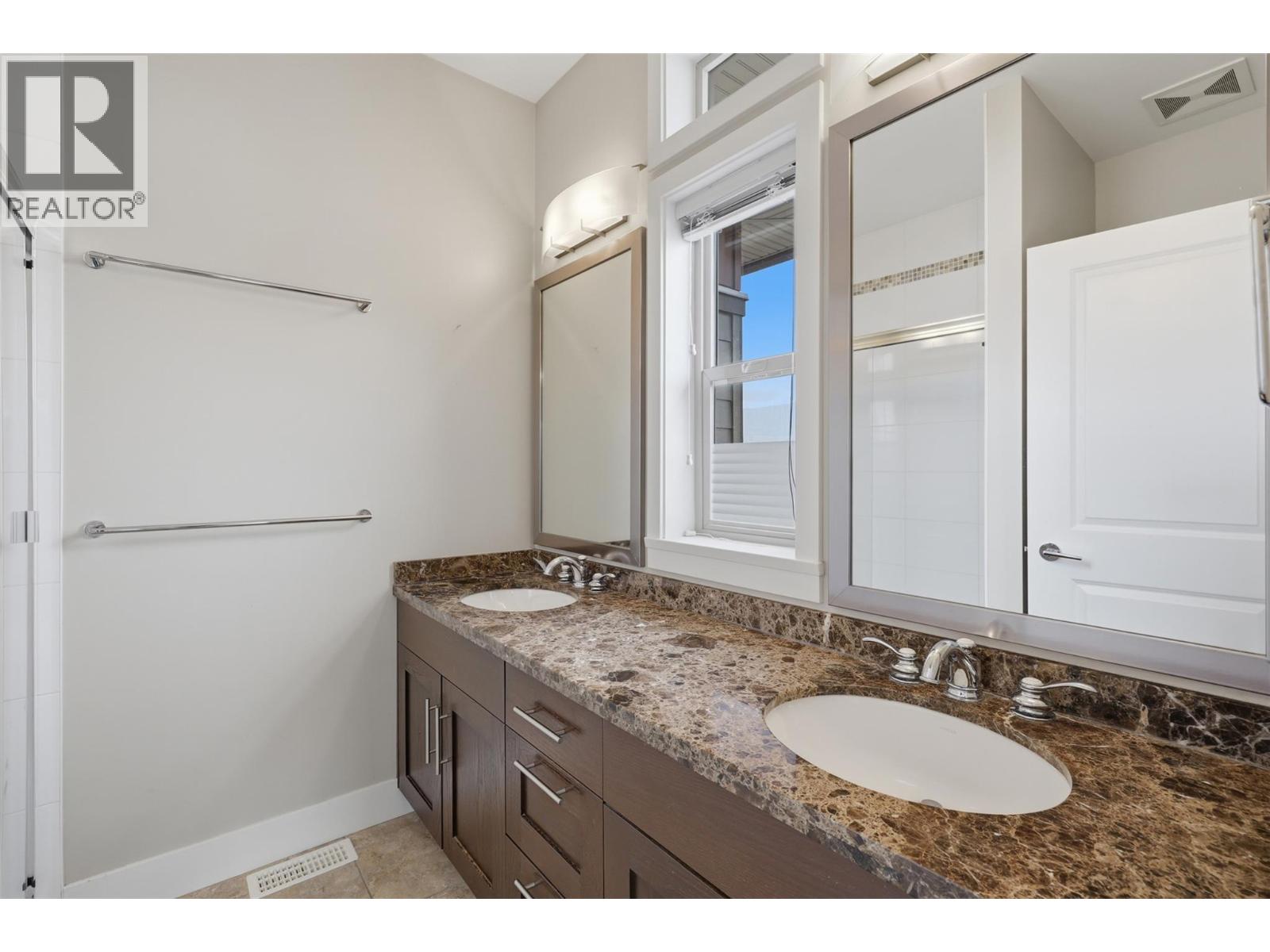 #11 175 HOLLOWAY Drive - 26