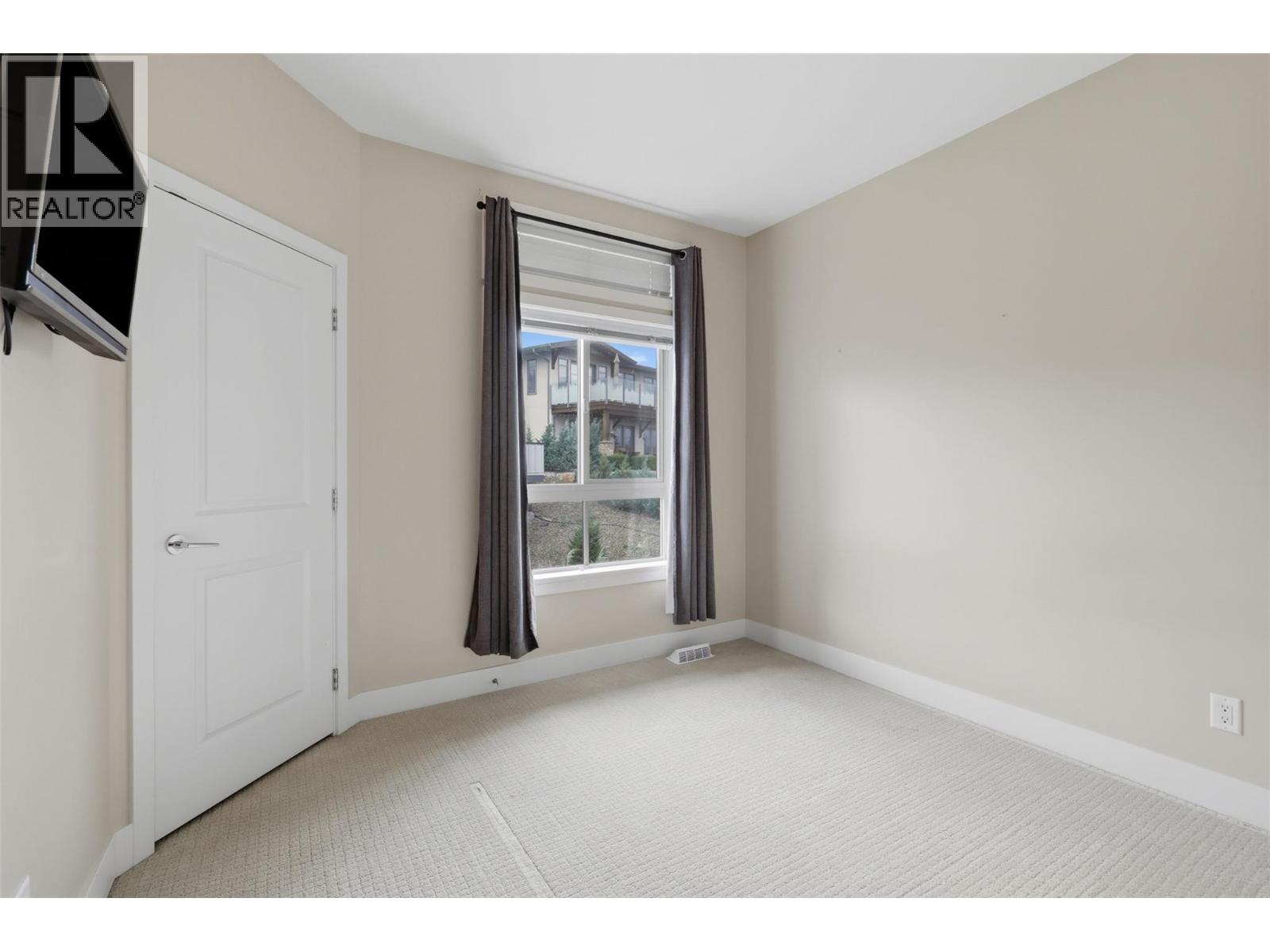#11 175 HOLLOWAY Drive - 31