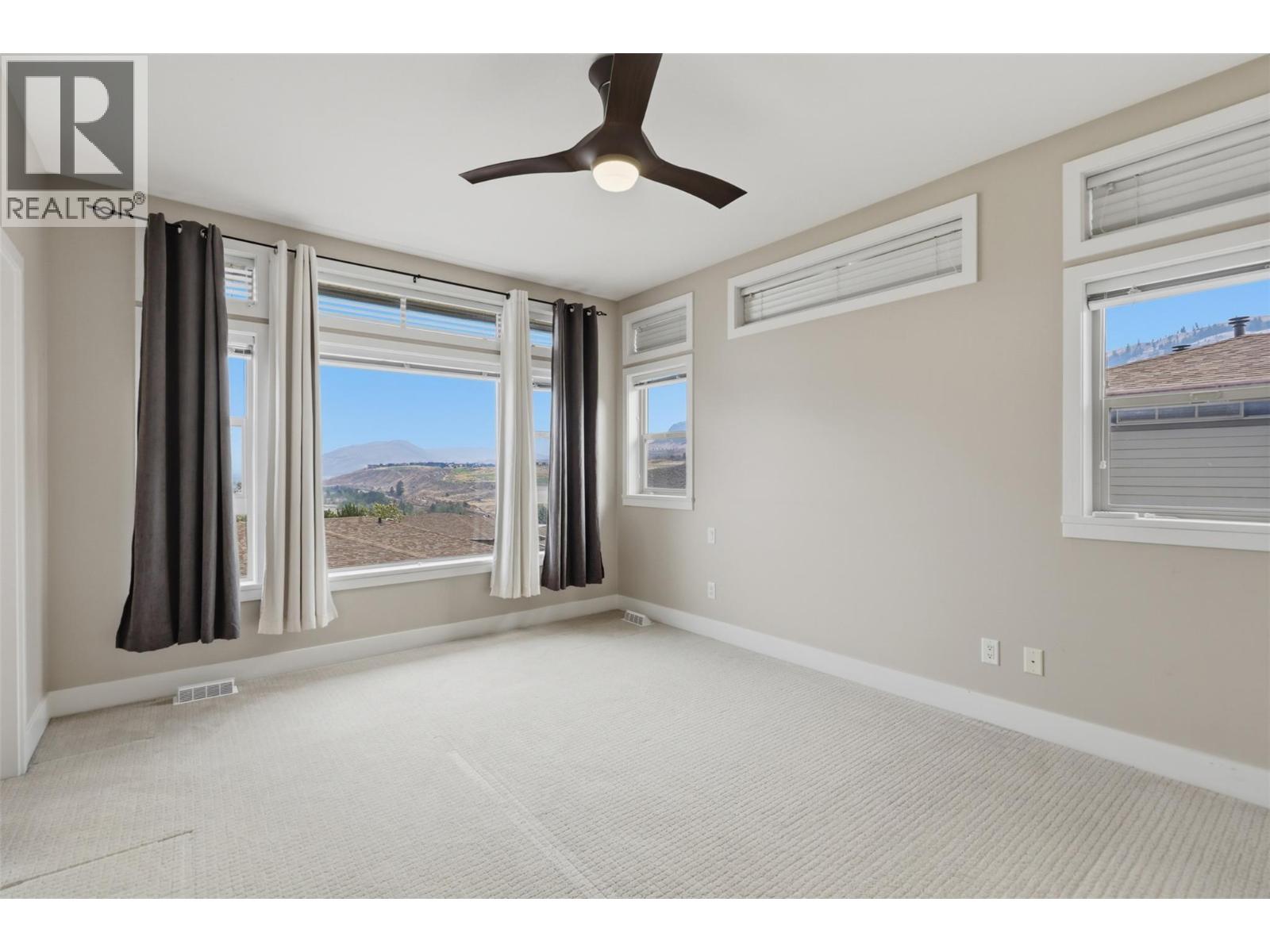 #11 175 HOLLOWAY Drive - 22