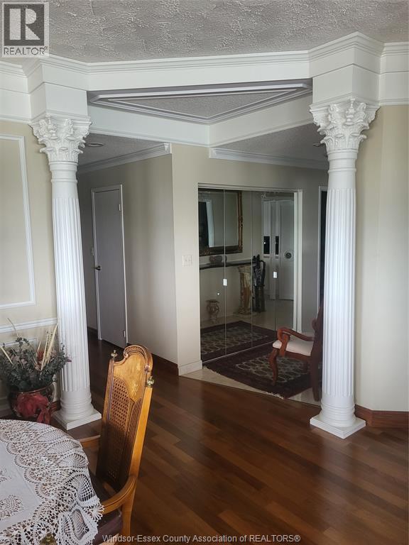 #1003 5151 RIVERSIDE DRIVE East - 25