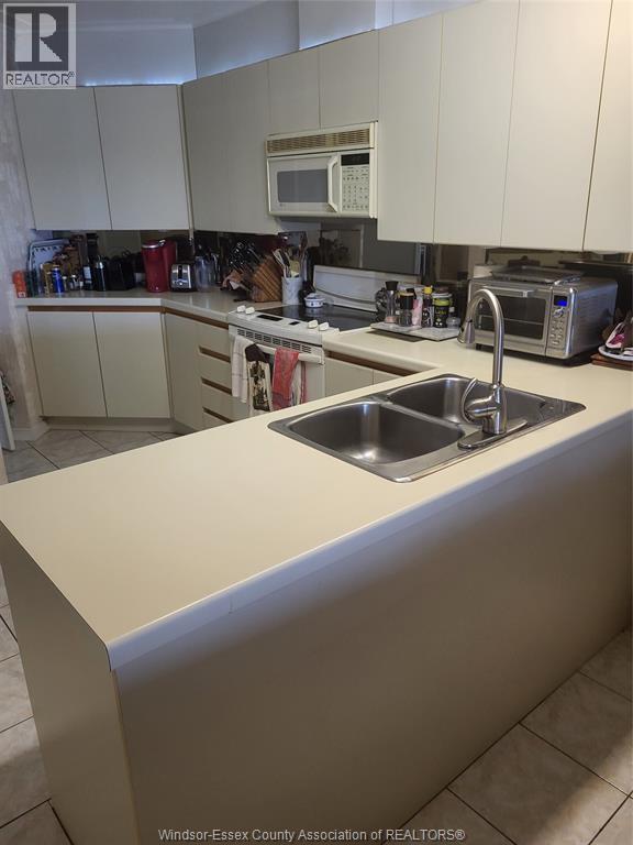 #1003 5151 RIVERSIDE DRIVE East - 37