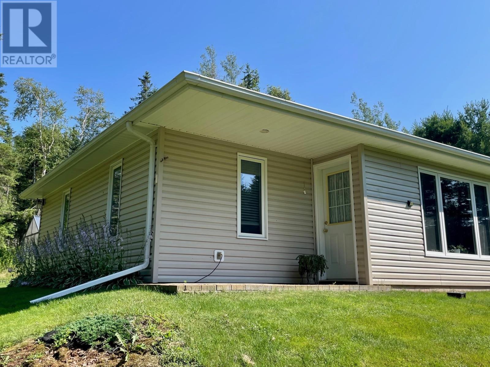 943 RATTENBURY Road - 5