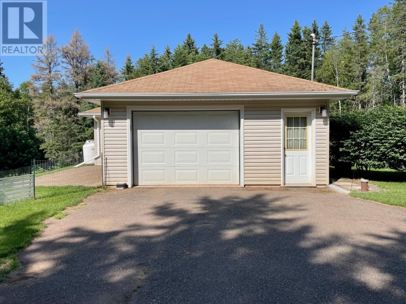 943 RATTENBURY Road - 8