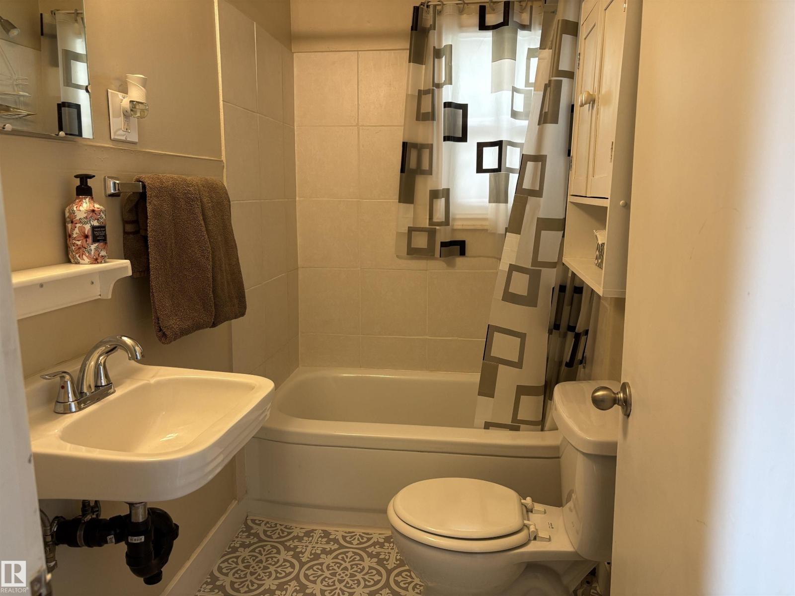 4901 53 AV - Image 9