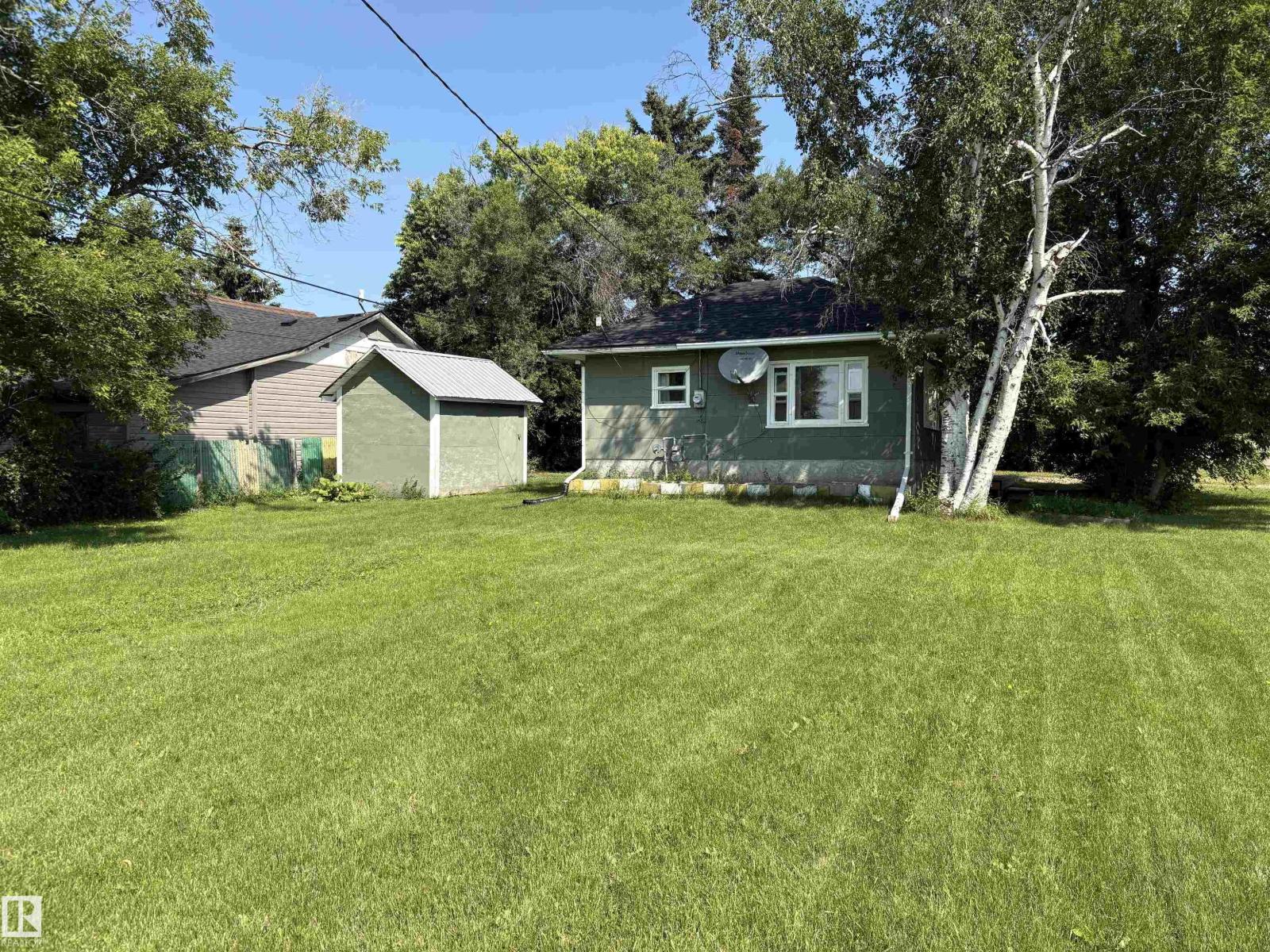 4901 53 AV - Image 13