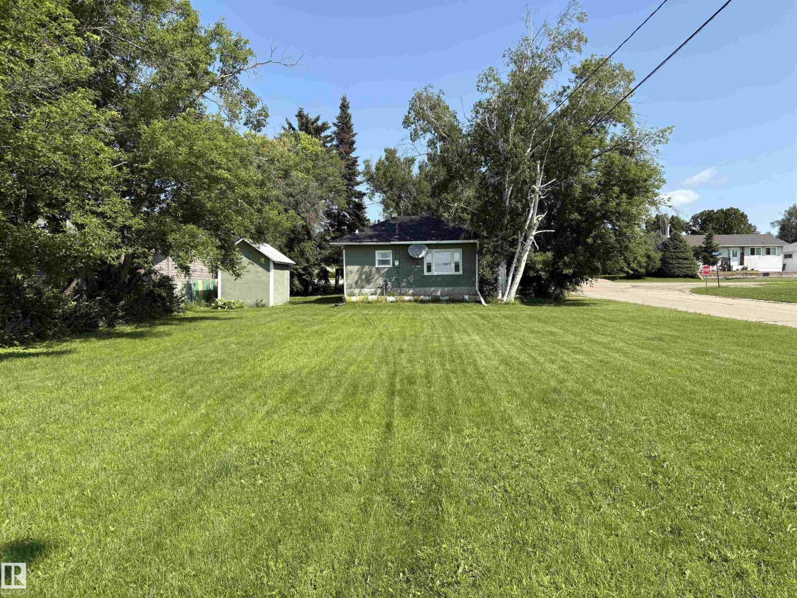 4901 53 AV - Image 12
