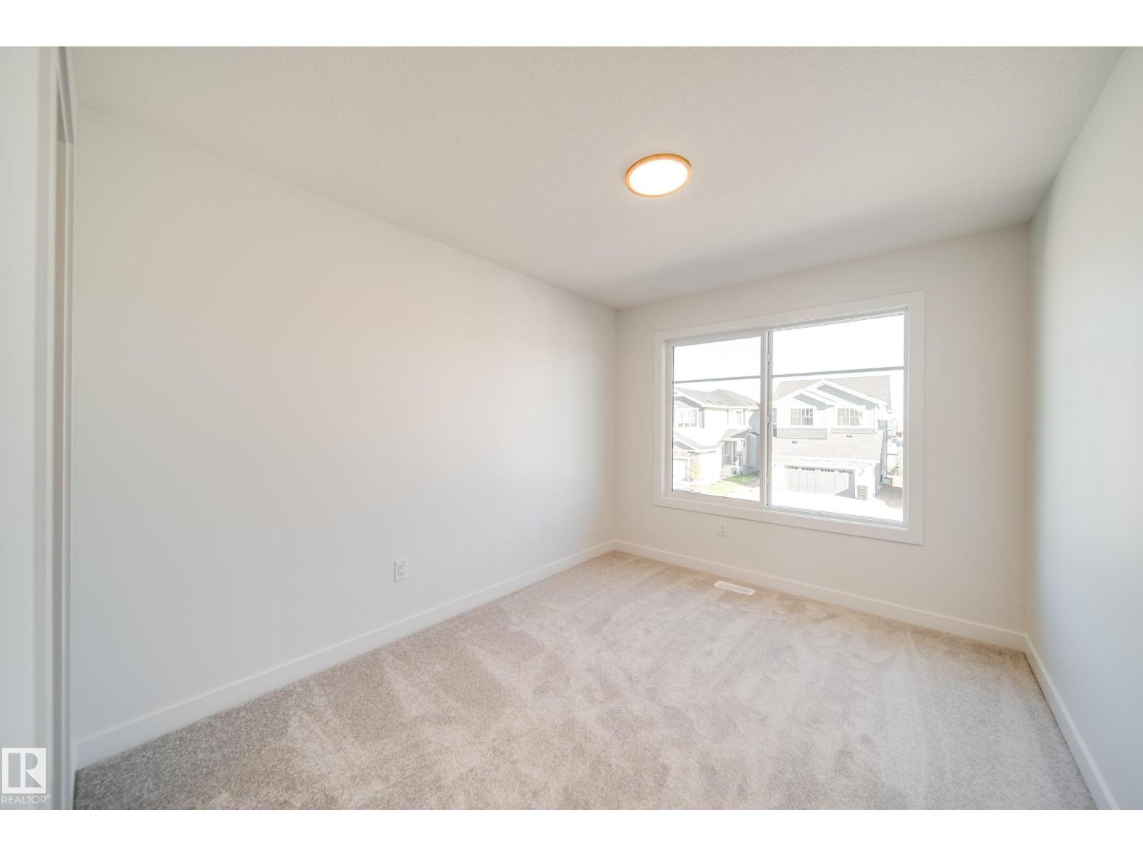 77 Chartres Close - Photo 24