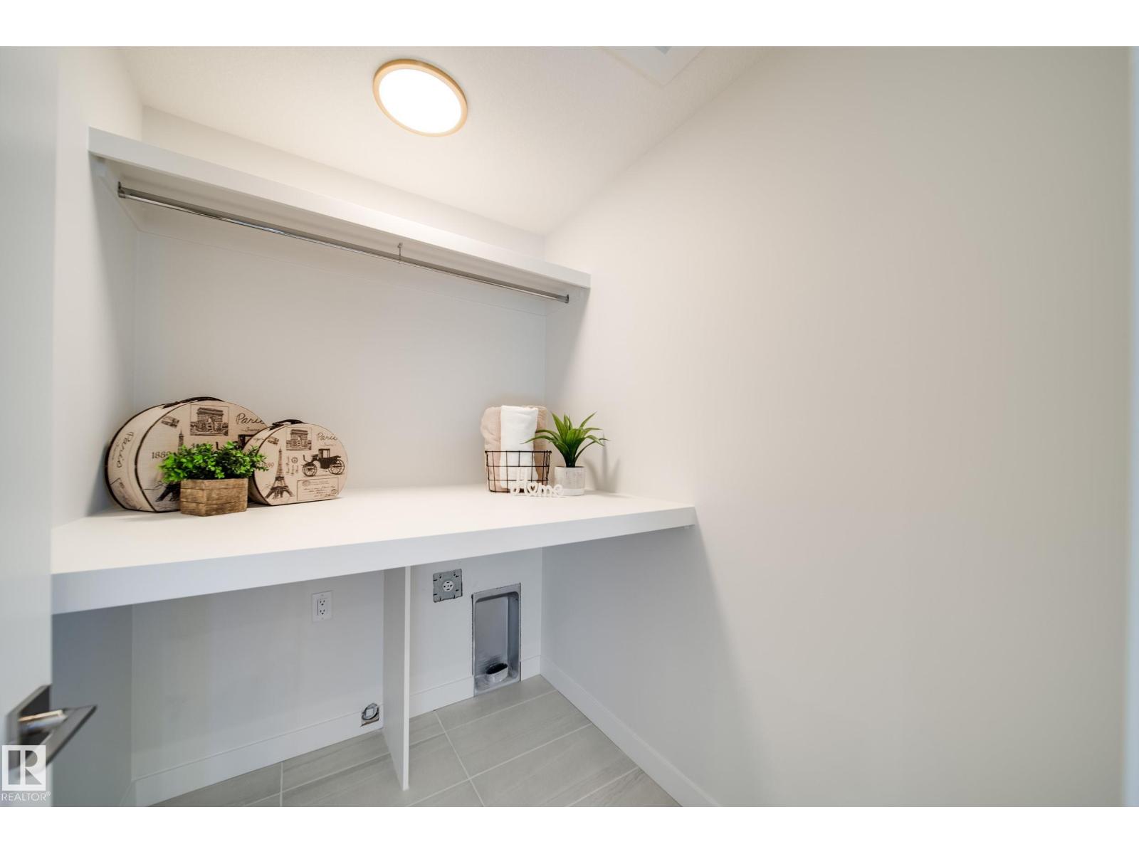 77 Chartres Close - Photo 14