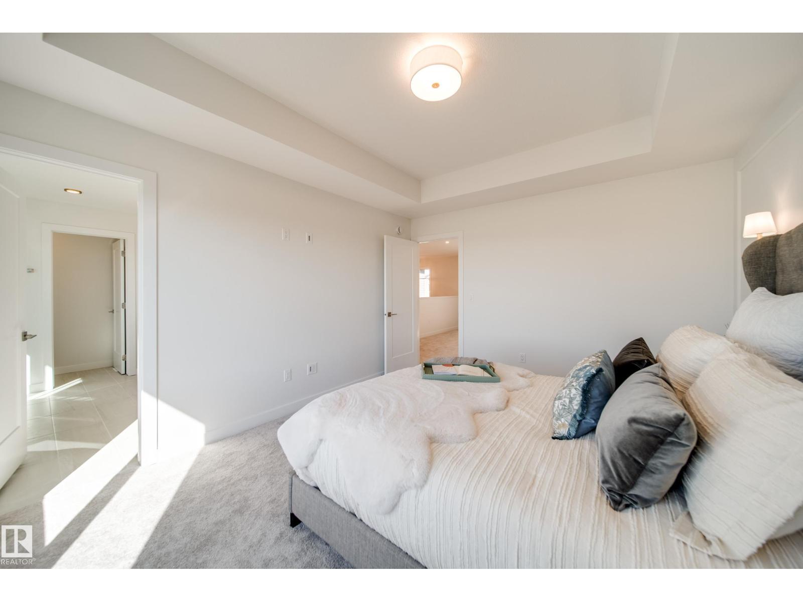 77 Chartres Close - Photo 17